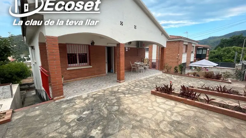 Casa en venta en Barcelona ideal para familias
