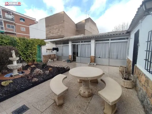 Casa en Planta Baja 4 Dormitorios 2 Baños Parcela 610m2