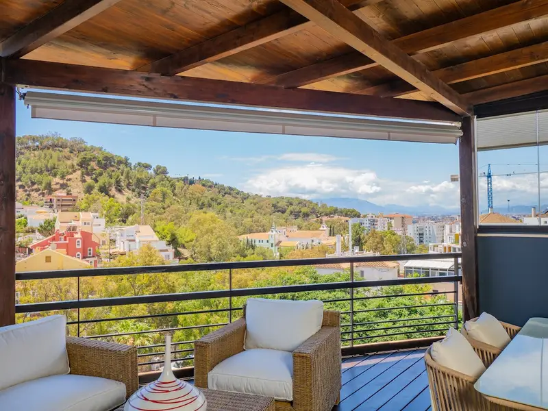 Casa Villa 4 Dormitorios Alquiler Málaga