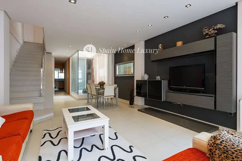 Chalet de Lujo en Venta en Cullera con Vistas al Castillo