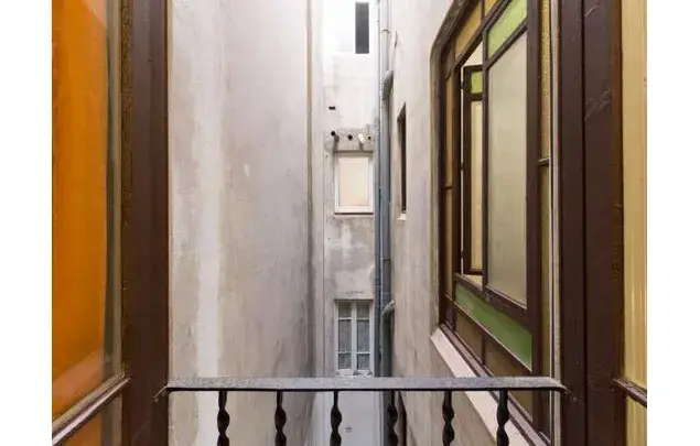 Habitaciones en piso amueblado de 8 habitaciones en Barcelona