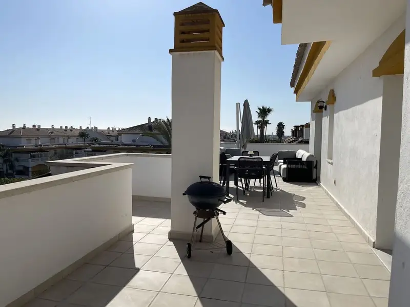 Atico de Lujo en Puerto Banus con Vistas a la Montana