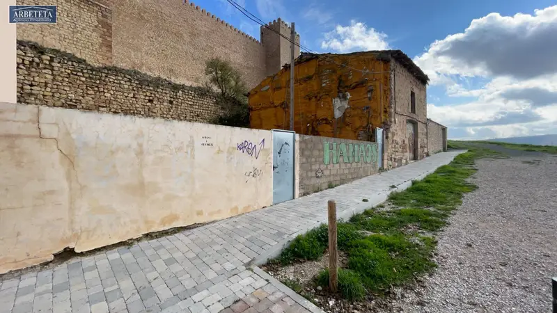 Venta Casa con Terrenos Urbanizables en Siguenza