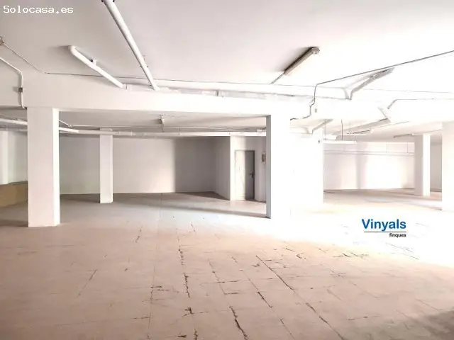 Local Comercial 1000m2 con Patio 490m2
