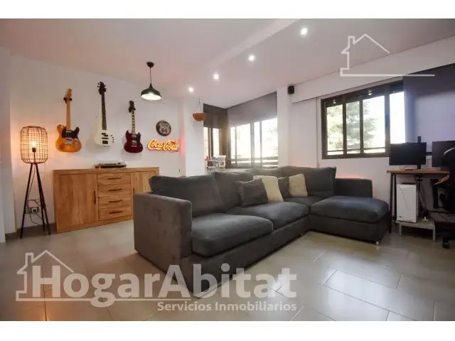 Piso Luminoso en Urbanizacion Privada con Piscina y Terraza