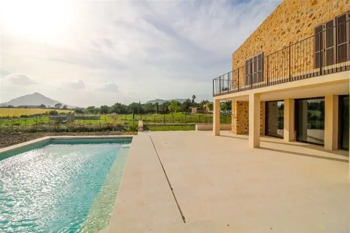 Finca de Lujo con Viñedo Privado en Alcúdia