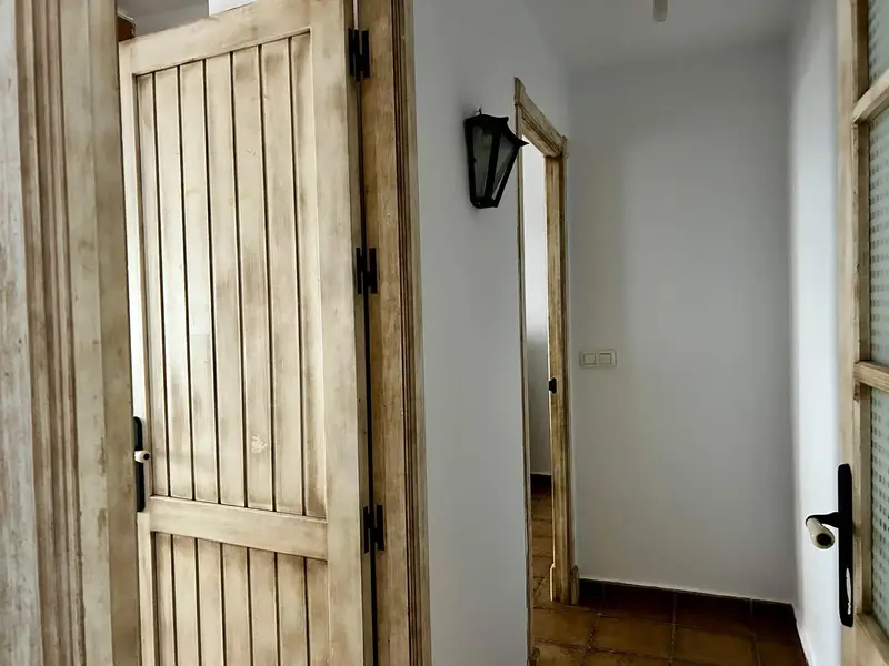 Piso Reformado Cerca del Centro con Patio y Aire Acondicionado