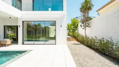 Villa de Lujo en Estepona con Vistas al Mar