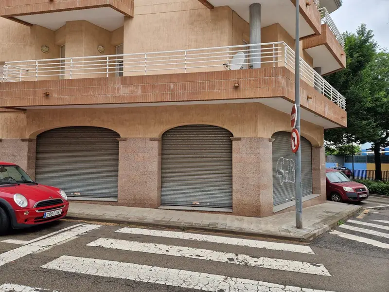 Venta Local Comercial Port Esportiu Roses