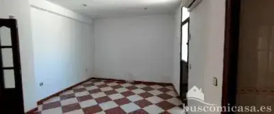 Casa adosada en Jabalquinto 3 habitaciones 2 baños