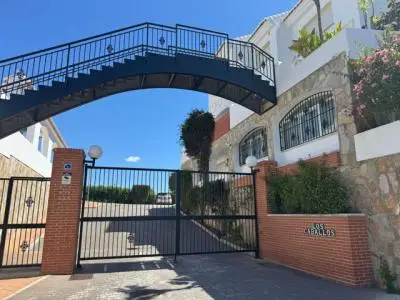 Adosado en El Chaparral 215m2 con Jardin y Aparcamiento