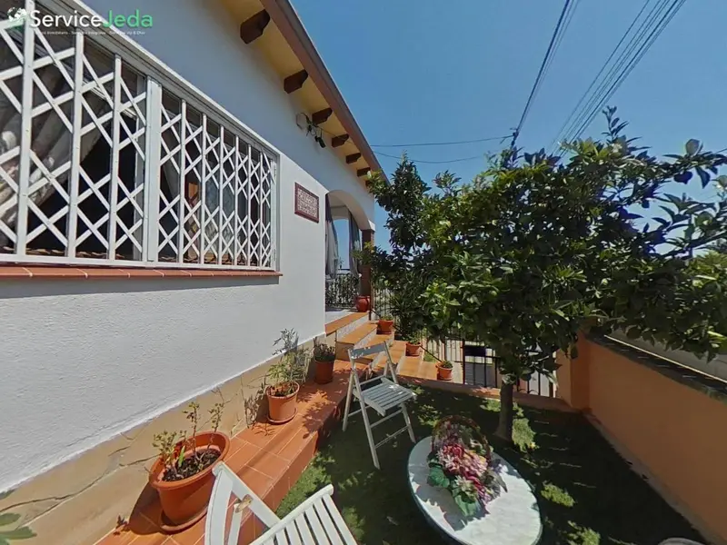 Adosado en Albinyana con Garaje y Huerto Privado