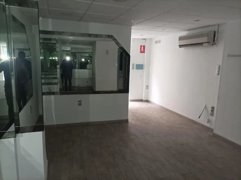 Local Comercial en Alquiler en Granada Centro