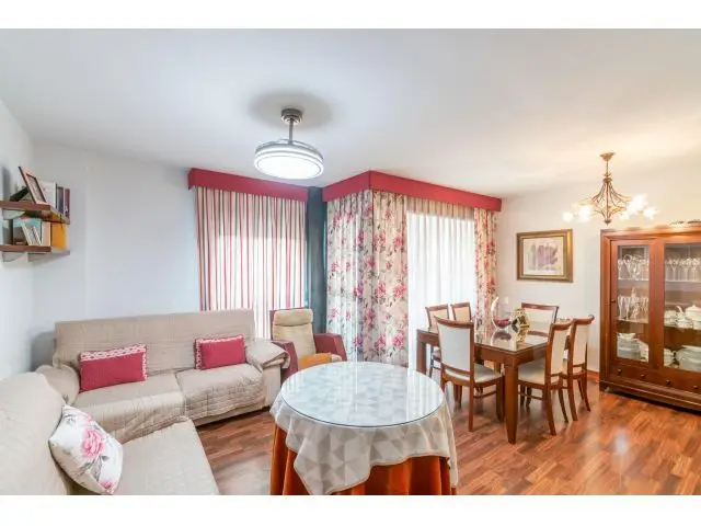 Precioso Piso en Parque Almunia con 4 Dormitorios y 2 Baños