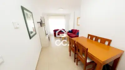 Piso en Venta en Calle Turbinto: Ideal para Familias