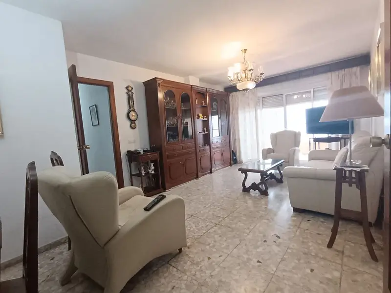 Apartamento 4 Dormitorios Miraflores Espa
cioso Con Terraza Privada