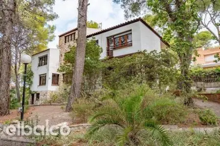 Chalet con 11 habitaciones y gran jardin en La Mora Tarragona