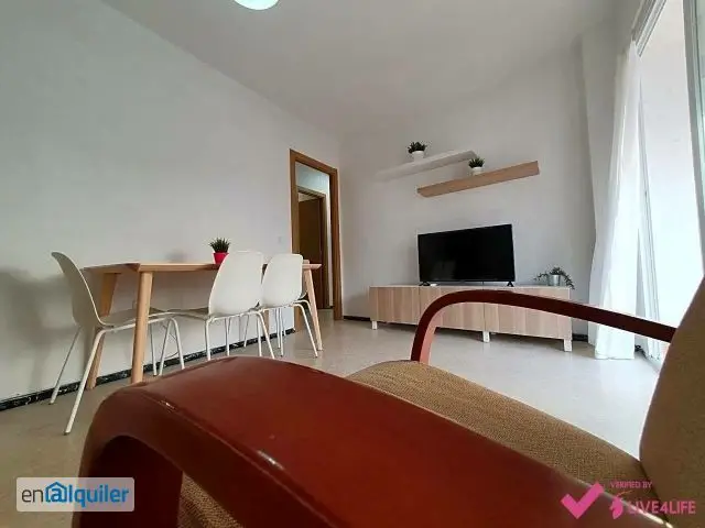 Piso en Triana 90m2 3 dormitorios Cerca Universidad