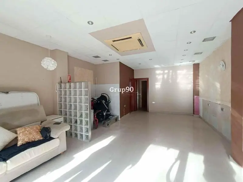 Venta Local Comercial con Terraza en Lleida
