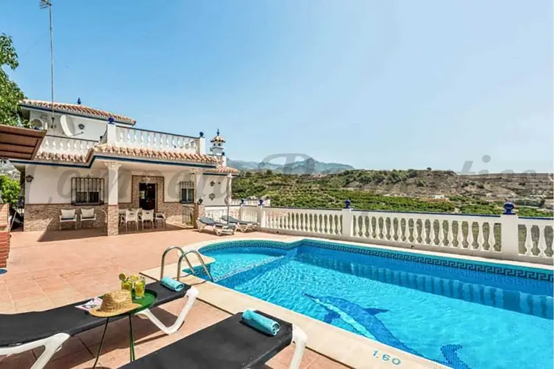 Villa Lujo Nerja Piscina Privada Barbacoa Alquiler Familiar