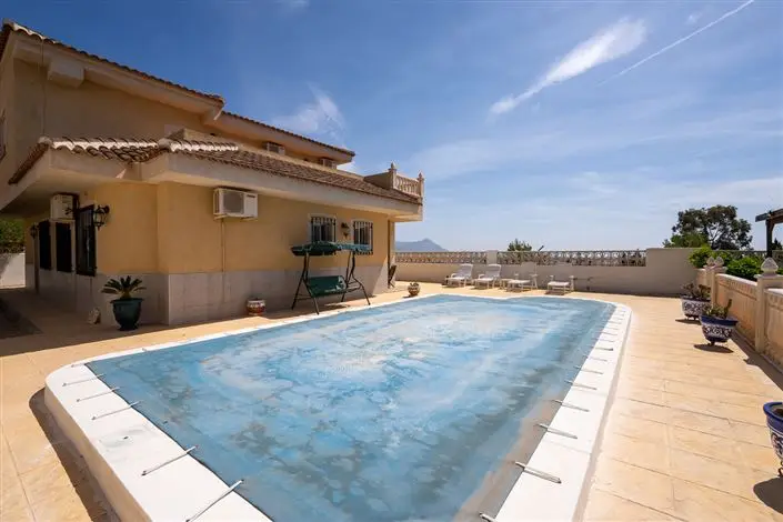 Villa 5 Dormitorios Baños de Fortuna Cerca Baños Termales
