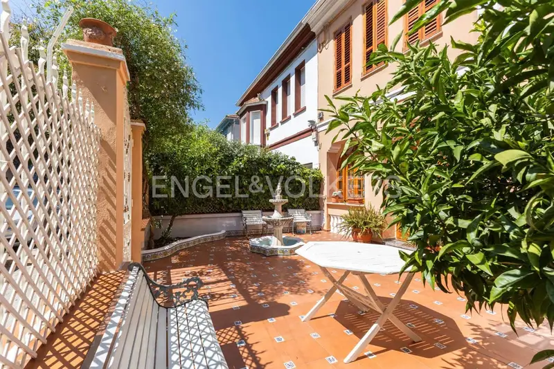 Casa en alquiler en Valencia ciudad: 3 habitaciones, jardín privado