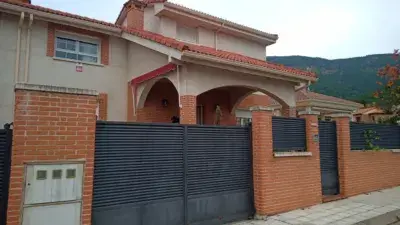 Chalet pareado en venta en Urbanización Moreras, cerca de Camino de la Frisla