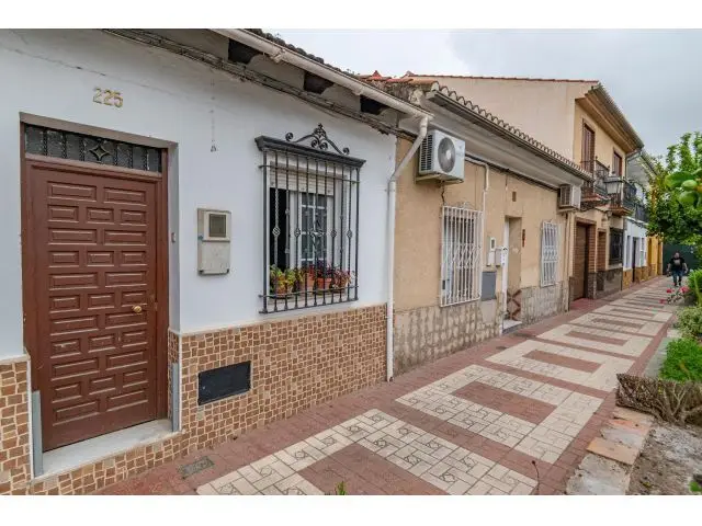 Adosado en Granada a 5 minutos de la Chana