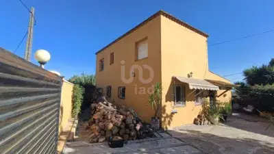 Chalet en Venta en Cubelles Zona Tranquila 3 Dormitorios