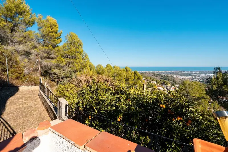 Chalet en Venta Oliva con Vistas al Mar Cerca de la Playa