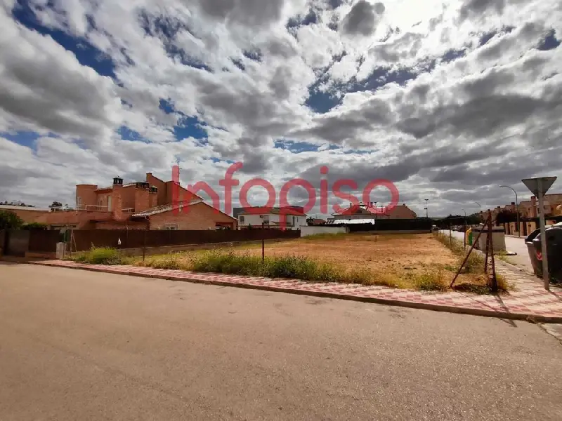 Venta Solar en Nuevo Valdepe
	ñas 802m2