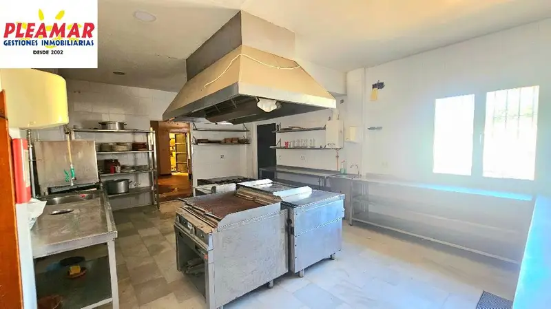 Venta Local Comercial con Terraza en Salinera Chipiona