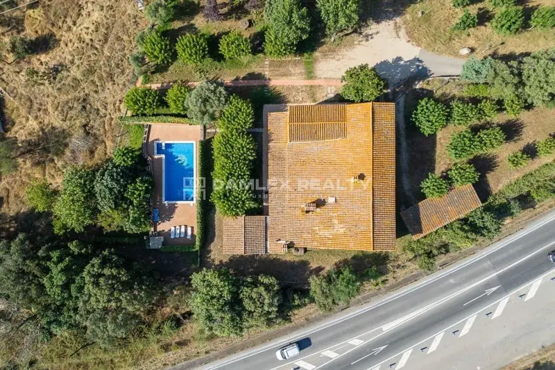 Masía con 7 habitaciones y finca de 7 hectáreas en Llagostera