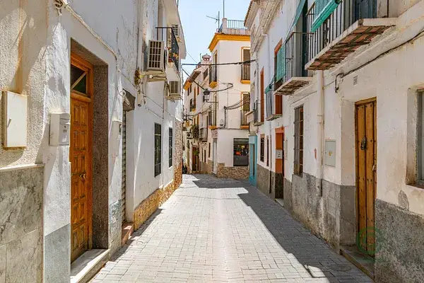 Casa con Enorme Potencial en el Corazón de Órgiva