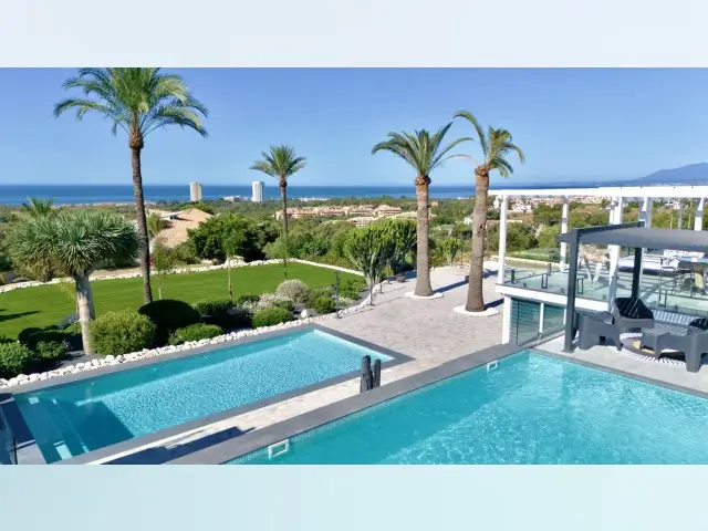 Villa de Lujo 4 Dormitorios Elviria Vistas Panoramicas