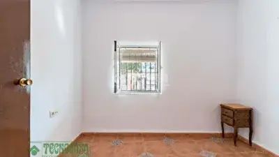 Casa Adosada en Álora con Patio y Posibilidad de Reforma