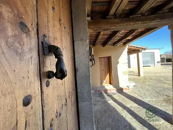 Masia de 1890 en Girona: 661m2, 2 Viviendas, Jardín
