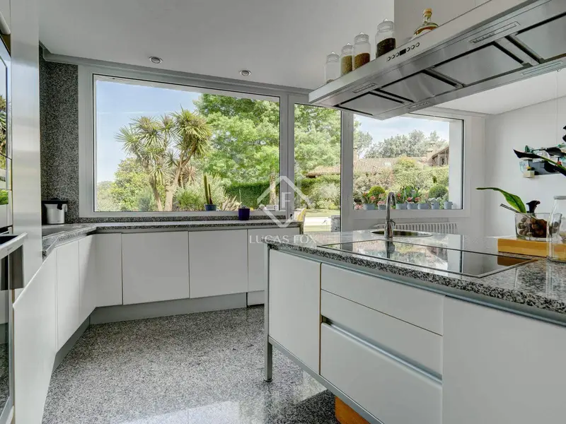 Chalet de Lujo en Hondarribia con Jardín y Piscina