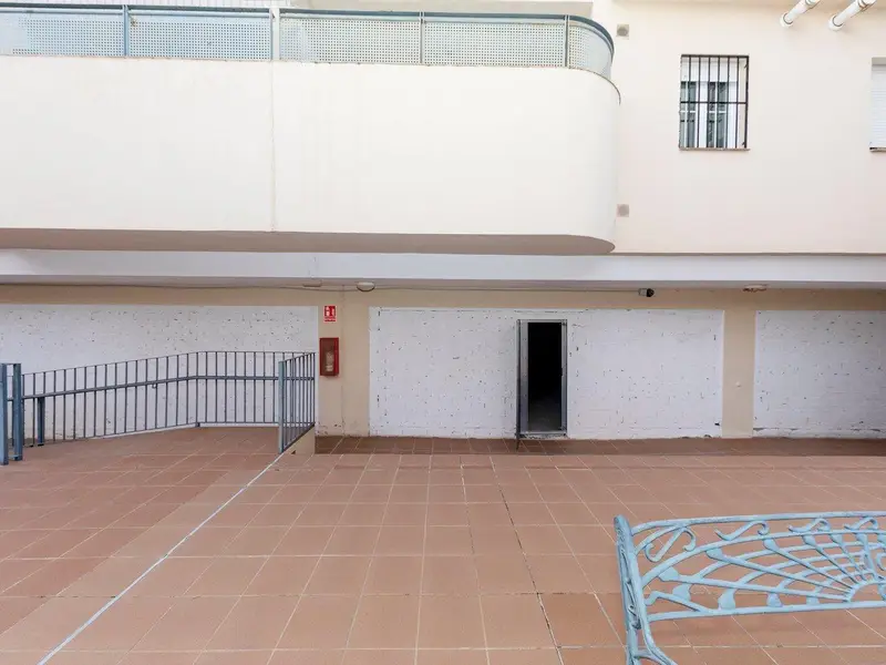 Local en Venta 735m2 Castilleja De La Cuesta