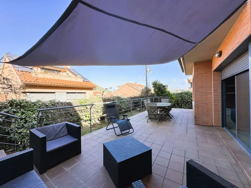 Venta Casa Soleada Centelles 200m2 4 habitaciones