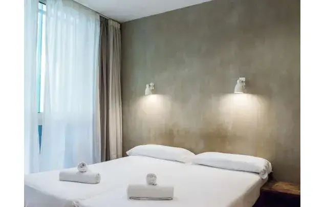 Estudio 20m² Barcelona: Moderno, con Aire Acondicionado y Balcón