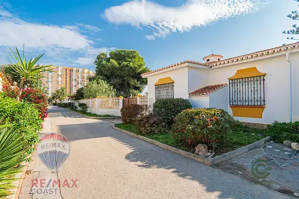 Chalet en Torrox Costa con jardin y barbacoa cerca de la playa