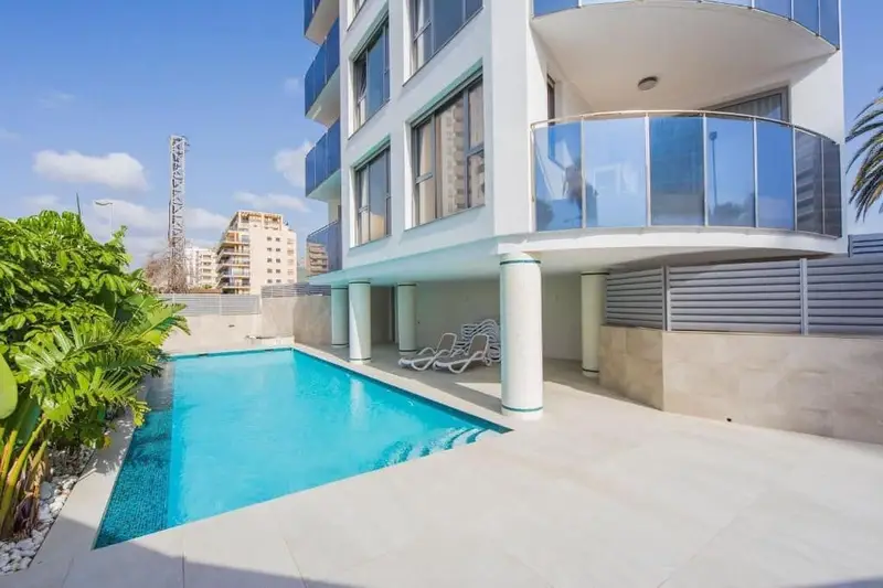 Apartamento en Calpe con Vistas al Mar y Piscina