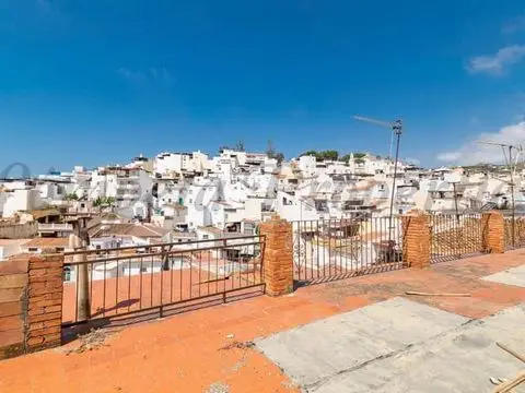 Casa de Pueblo con 18 Dormitorios en Algarrobo
