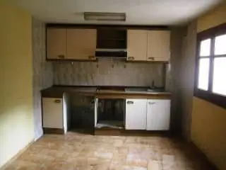 Piso de 178m² en Daroca con 4 habitaciones y patio