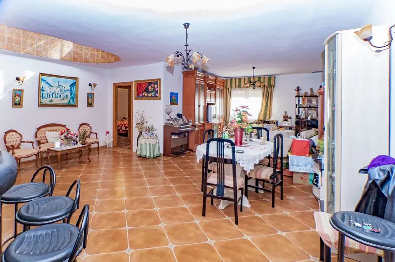 Venta Casa Campohermoso con Piscina y Parcela