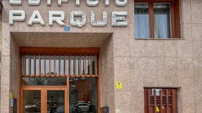 Piso en venta en Laredo: Luminoso y amplio con dos terrazas