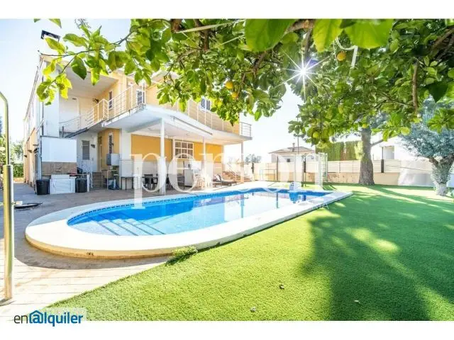 Casa en El Puig con 7 habitaciones 3 banos 2 piscinas y garaje
