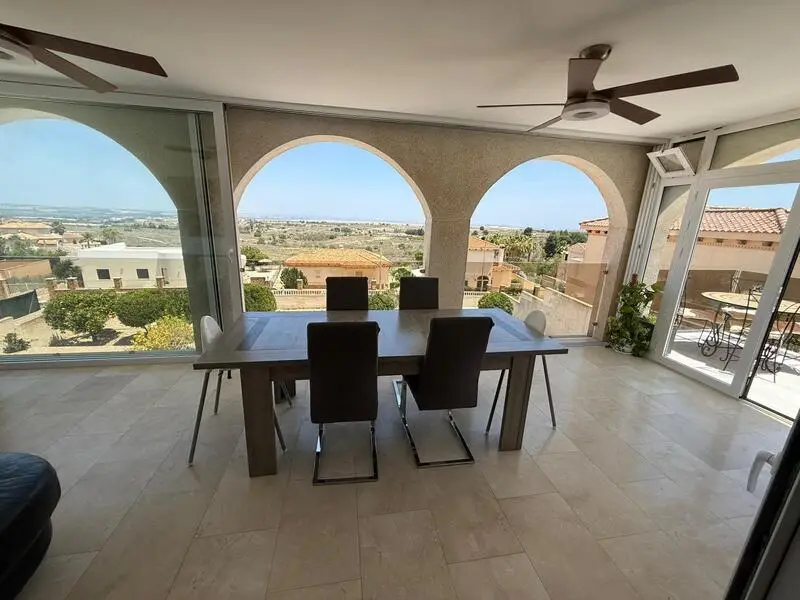 Villa 5 Dormitorios Villamartin Alicante Cerca Playa Golf