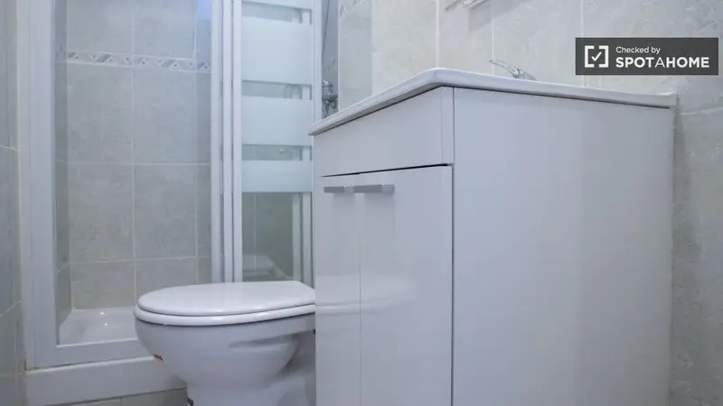 Apartamento de 2 dormitorios y 1 ba




























































jera en Madrid